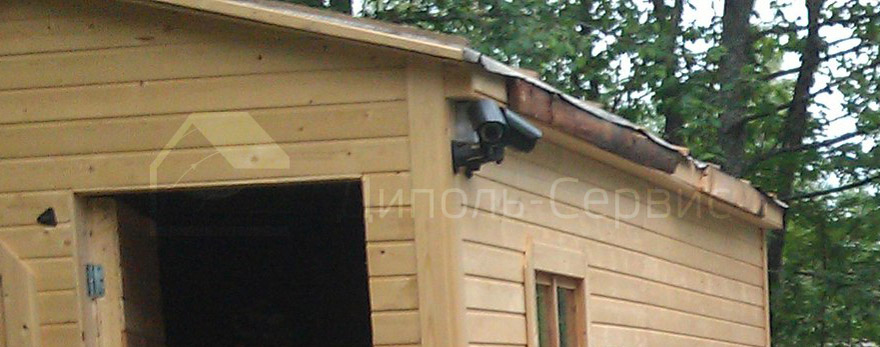 Камеры видеонаблюдения возле шлагбаума