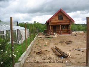 Фундамент забора после снятия опалубки