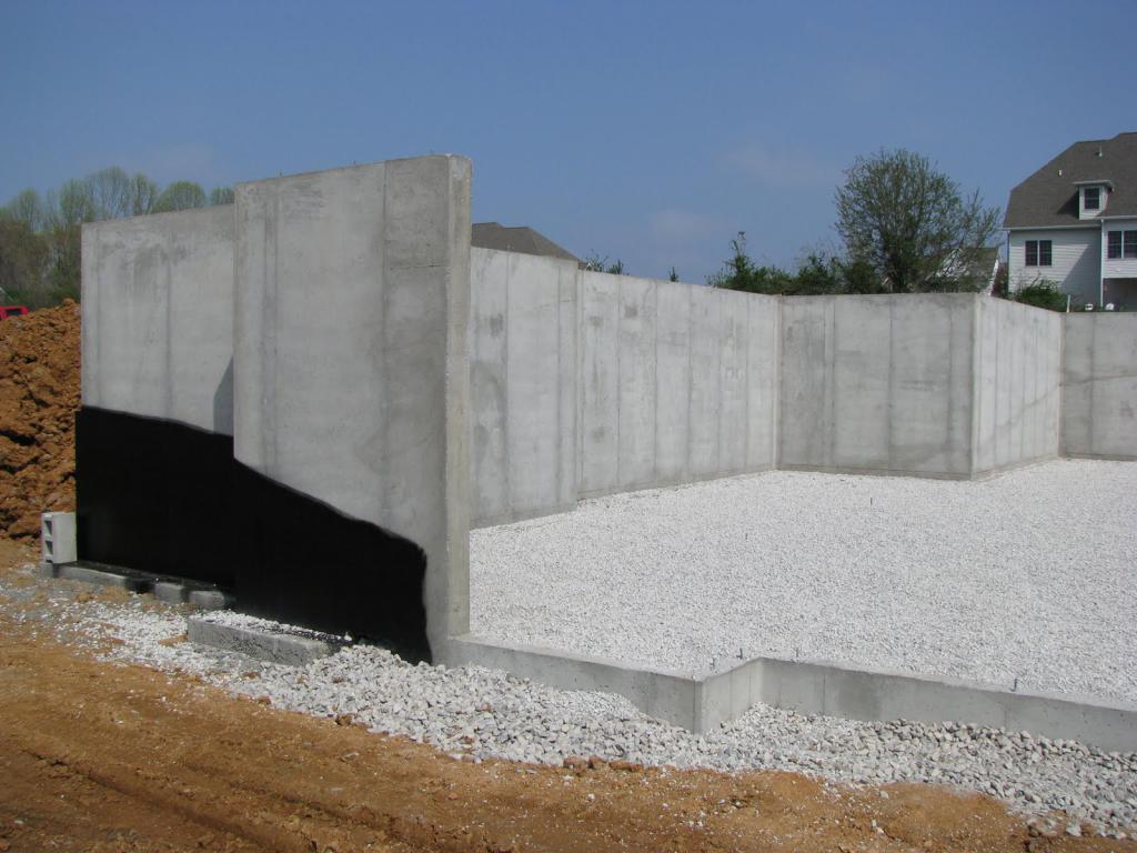 Фундамент на бетонном основании