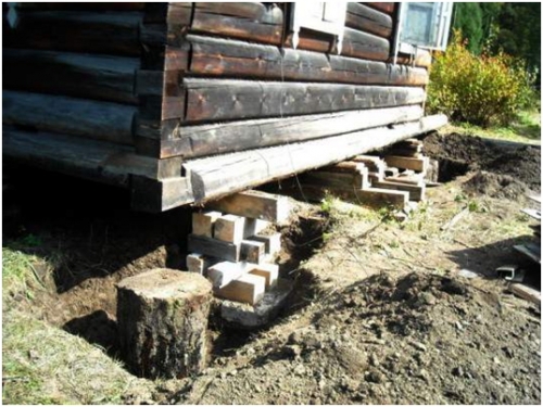 Замена венца деревянного дома - опоры под дом