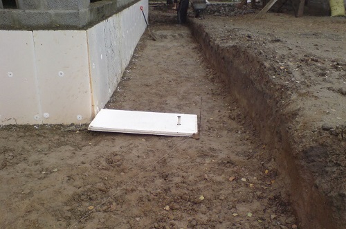 Траншея под отмостку