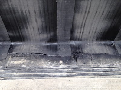 Укладка гидроизоляции на вертикальную поверхность