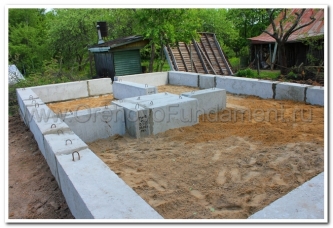 Сборный фундамент под дачный дом