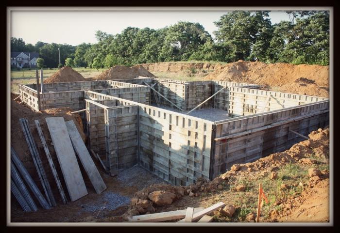 бетонная подготовка под фундамент