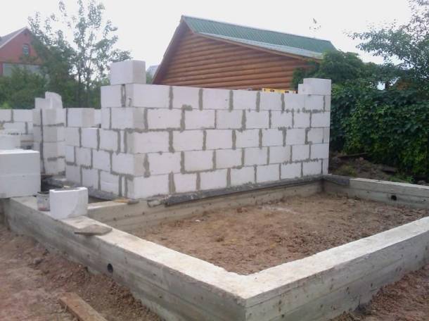 Как самостоятельно построить фундамент для дома из газосиликатных блоков