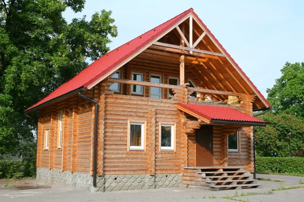 Дом с красной крышей Стоковое Фото