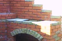 Если планируется мойка, не забудьте оставить под нее проем в стяжке