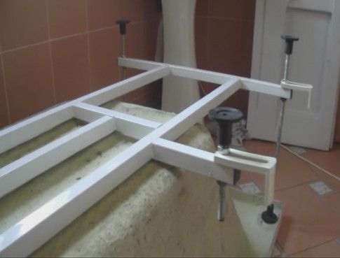 Как установить акриловую ванну